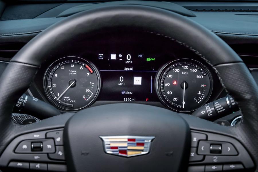 Панель приборов Cadillac XT4 Sport 2018 года  (NA) (фото 50 из 61)